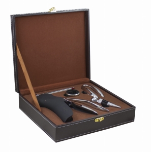 ZESTAW  BARMAŃSKI "ROYAL TREASURE" W SKÓRZANYM PUDEŁKU GS030