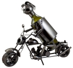 STOJAK METALOWY NA BUTELKĘ 0,75 L."MOTOCYKLISTA" W98